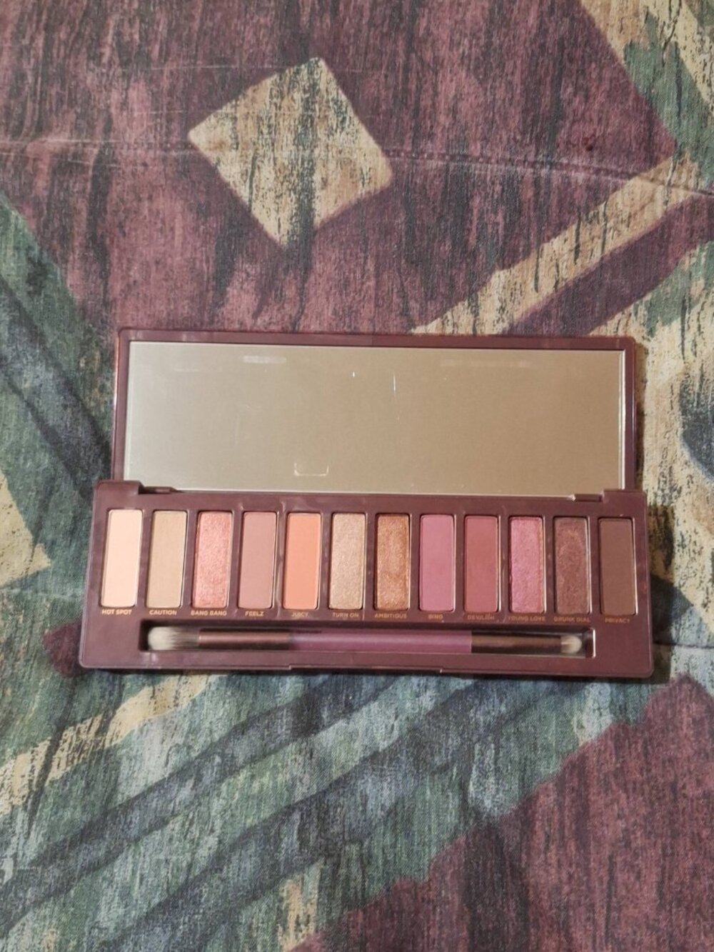 Urban Decay Naked Cherry Eyeshadow Palette – With Brush (Lightly Used)